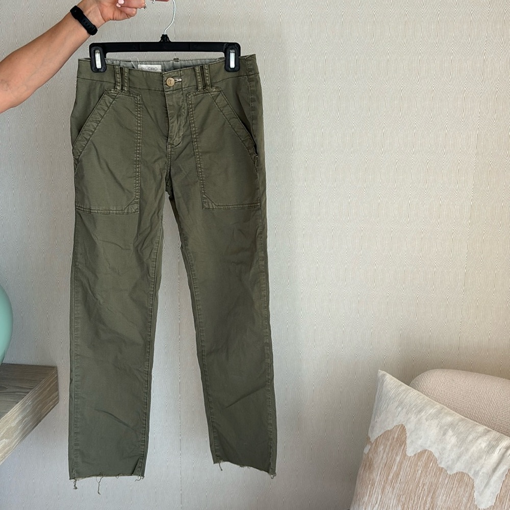Pilcro/Anthro ankle length green pants